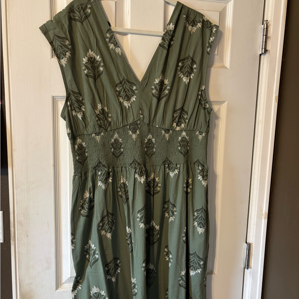 Old Navy Green Ruched V-Neck Maxi Dress